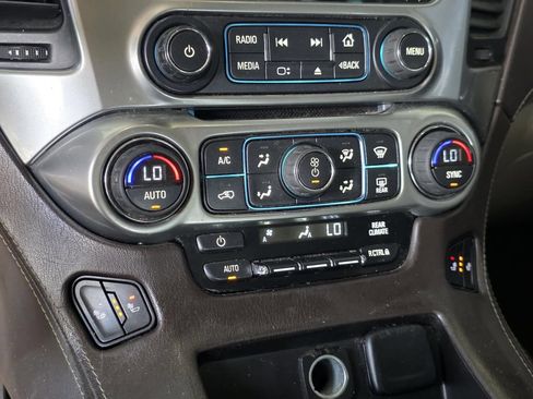 Used 2015 Chevrolet Tahoe LT RWD image 25