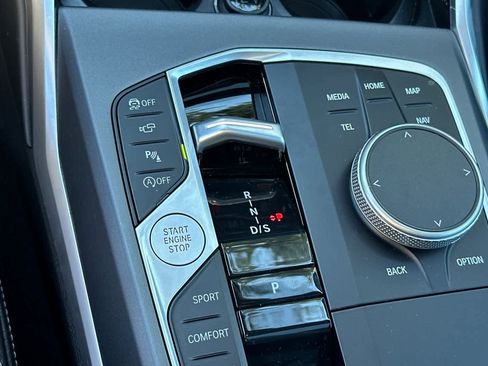 Used 2025 BMW 230i Coupe w/ Convenience Package image 23