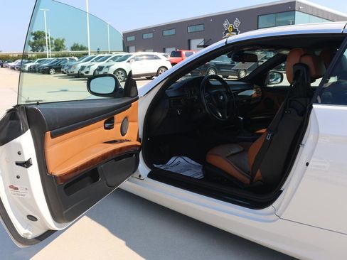 Used 2011 BMW 328i Convertible w/ Premium Pkg image 27