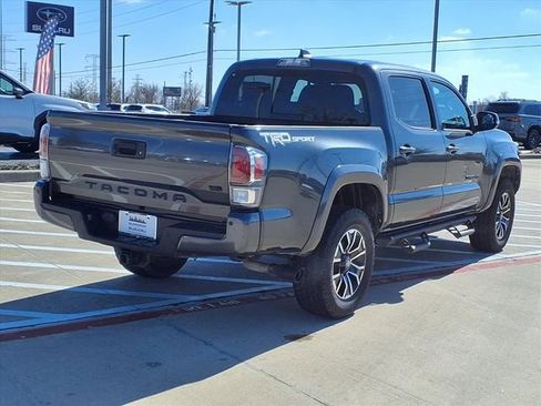 Used 2020 Toyota Tacoma TRD Sport w/ Technology Package image 4