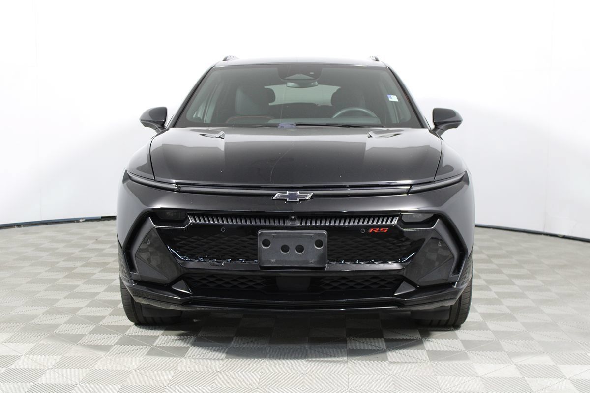 Used 2024 Chevrolet Equinox EV RS FWD image 2