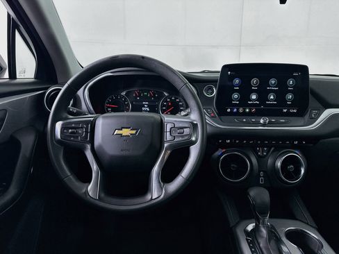 Used 2025 Chevrolet Blazer LT FWD image 17