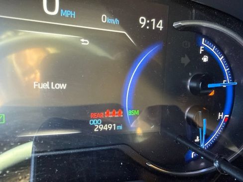 Used 2025 Toyota RAV4 SE w/ Convenience Package AWD/4WD image 9