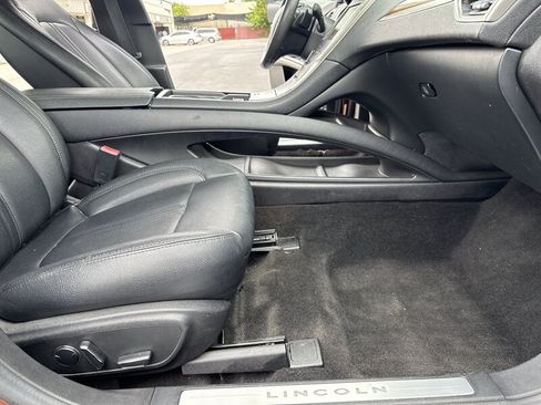 Used 2015 Lincoln MKZ FWD image 36