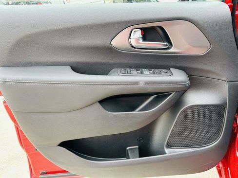 New 2026 Chrysler Voyager LX FWD image 14