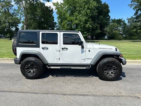 Used 2015 Jeep Wrangler Unlimited Rubicon AWD/4WD image 29