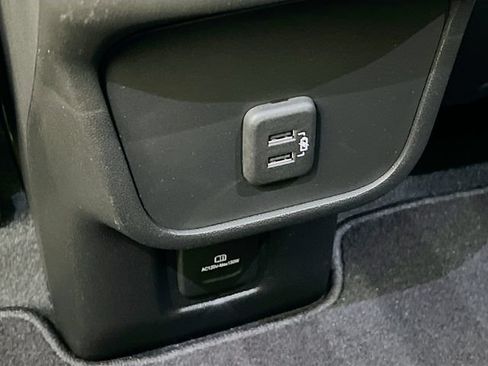 Used 2022 GMC Terrain SLT w/ Infotainment Package II AWD/4WD image 36