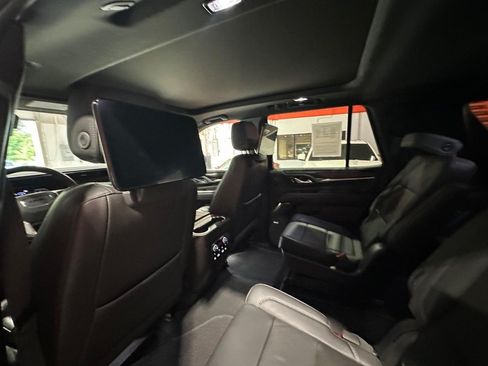 Used 2021 GMC Yukon Denali w/ Denali Premium Package AWD/4WD image 19