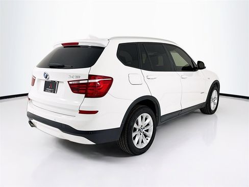Used 2017 BMW X3 sDrive28i image 9