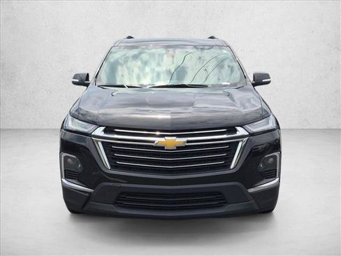 Used 2022 Chevrolet Traverse LT FWD image 2