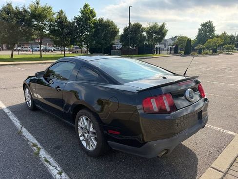 Used 2012 Ford Mustang GT Premium w/ HID Headlamps & Security Pkg RWD image 19