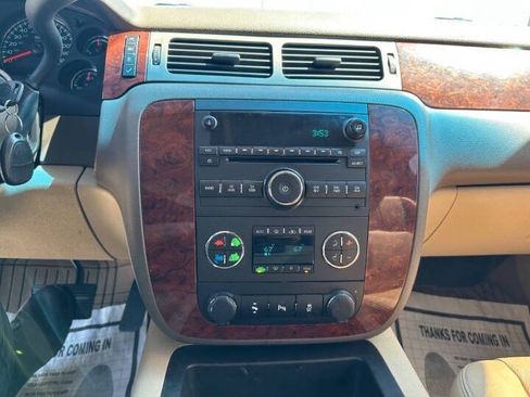 Used 2014 Chevrolet Tahoe LT w/ Luxury Package RWD image 9