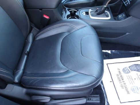 Used 2014 Jeep Cherokee Limited image 21