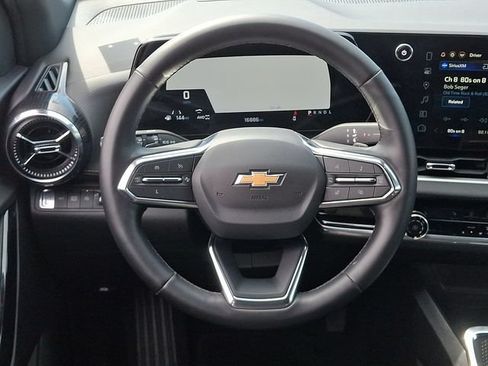 Used 2025 Chevrolet Equinox LT AWD/4WD image 19