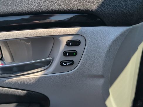 Used 2021 Honda Pilot Touring image 9