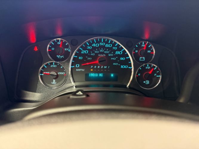 Used 2025 Chevrolet Express 3500 LT w/ LT Preferred Equipment Group RWD image 18