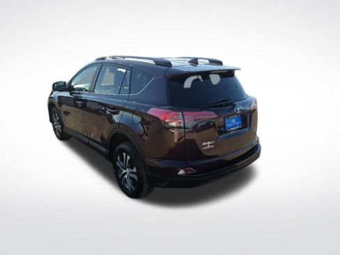 Used 2017 Toyota RAV4 LE image 7