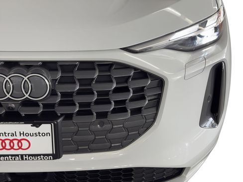 New 2025 Audi Q5 Premium image 11