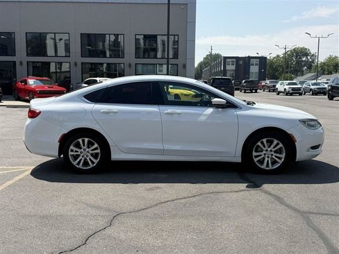 Used 2016 Chrysler 200 Limited FWD image 8