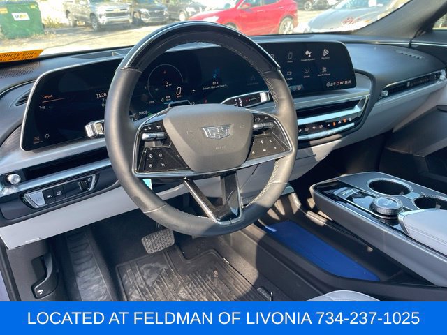 Used 2024 Cadillac Lyriq Luxury AWD/4WD image 7