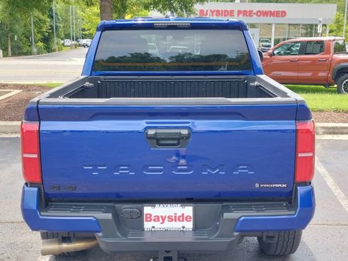 Certified 2025 Toyota Tacoma TRD Off-Road AWD/4WD image 10