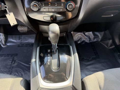 Used 2016 Nissan Rogue S image 26
