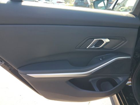 Used 2025 BMW 330i Sedan image 9