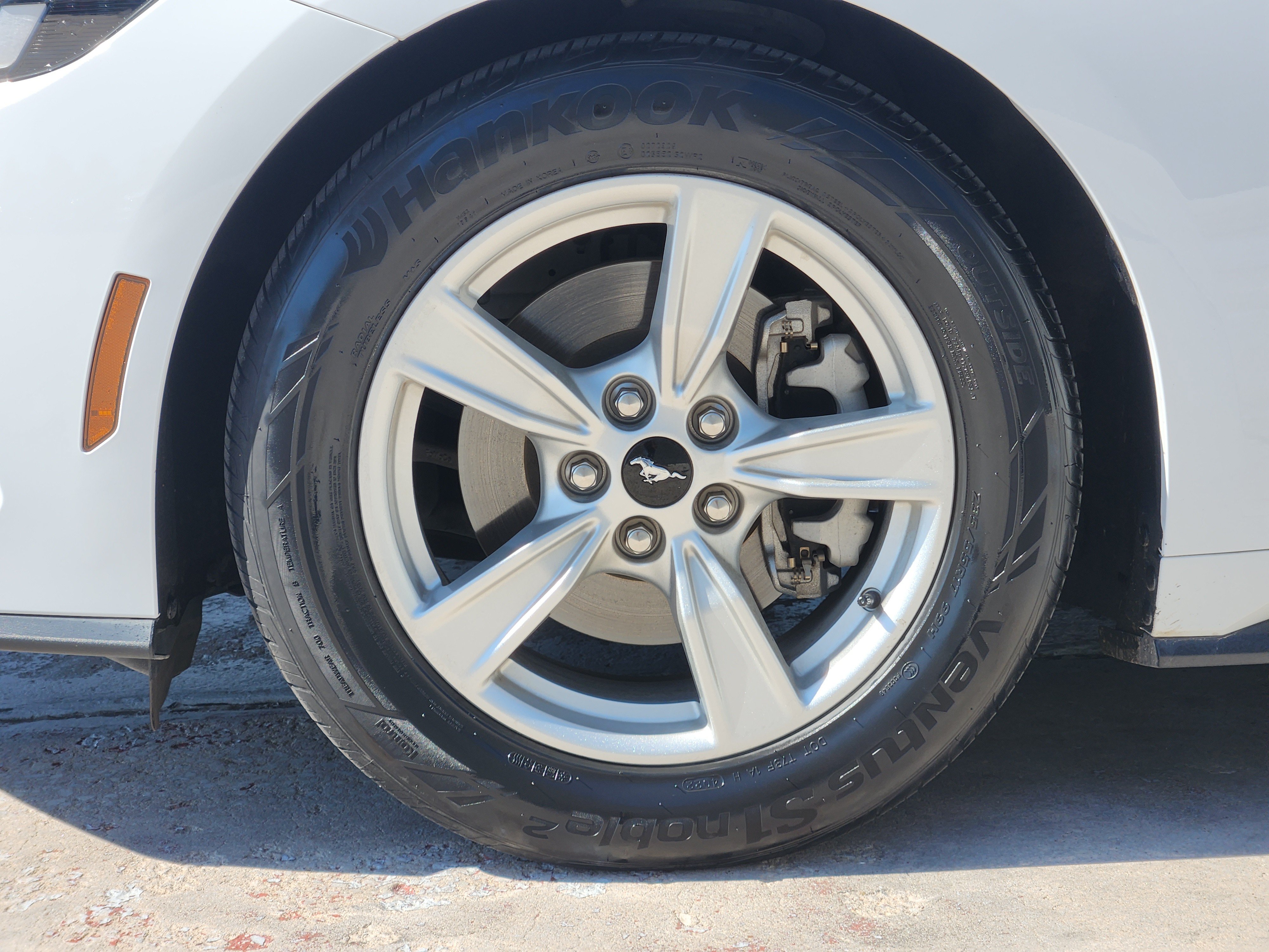Used 2024 Ford Mustang Coupe RWD image 13
