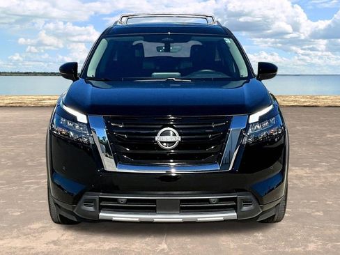 Used 2025 Nissan Pathfinder SL w/ SL Premium Package AWD/4WD image 2