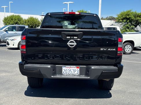 Used 2022 Nissan Frontier SV AWD/4WD image 10