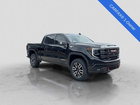 Used 2023 GMC Sierra 1500 AT4 w/ Technology Package AWD/4WD image 10