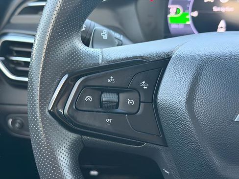 Used 2023 Chevrolet Bolt EUV LT image 11