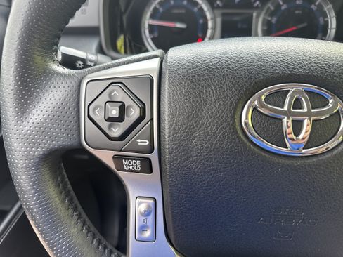 Used 2018 Toyota 4Runner Limited AWD/4WD image 25