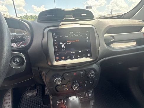 Used 2022 Jeep Renegade Trailhawk w/ Trailer Tow Group AWD/4WD image 20