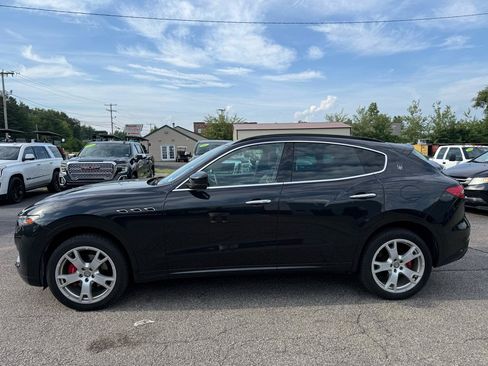 Used 2017 Maserati Levante w/ Sport Package AWD/4WD image 6