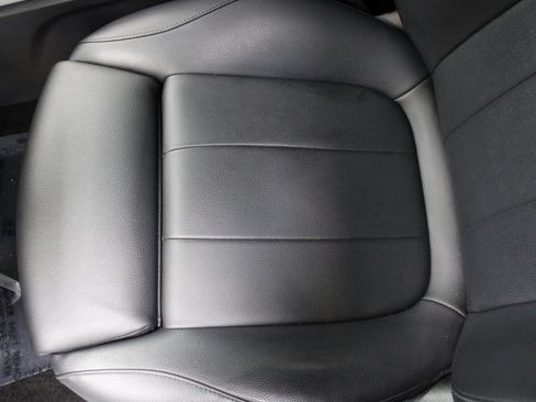 Used 2021 Mercedes-Benz GLB 250 image 16