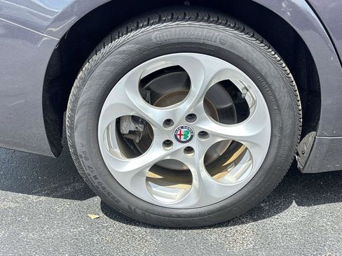 Used 2019 Alfa Romeo Giulia AWD image 29