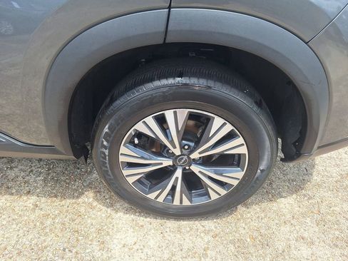 Used 2022 Nissan Rogue SV w/ SV Premium Package FWD image 26