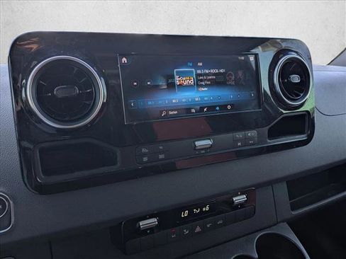 Used 2020 Mercedes-Benz Sprinter 2500 image 15
