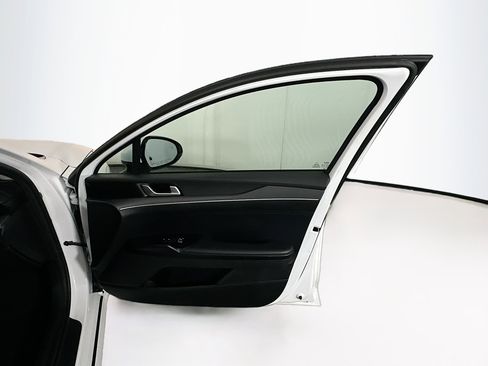 Used 2025 Kia K5 LXS image 29