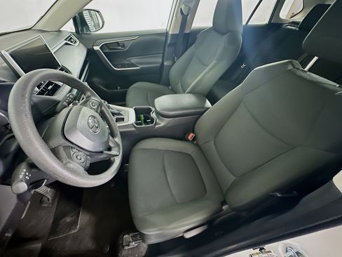 Used 2025 Toyota RAV4 LE AWD/4WD image 13