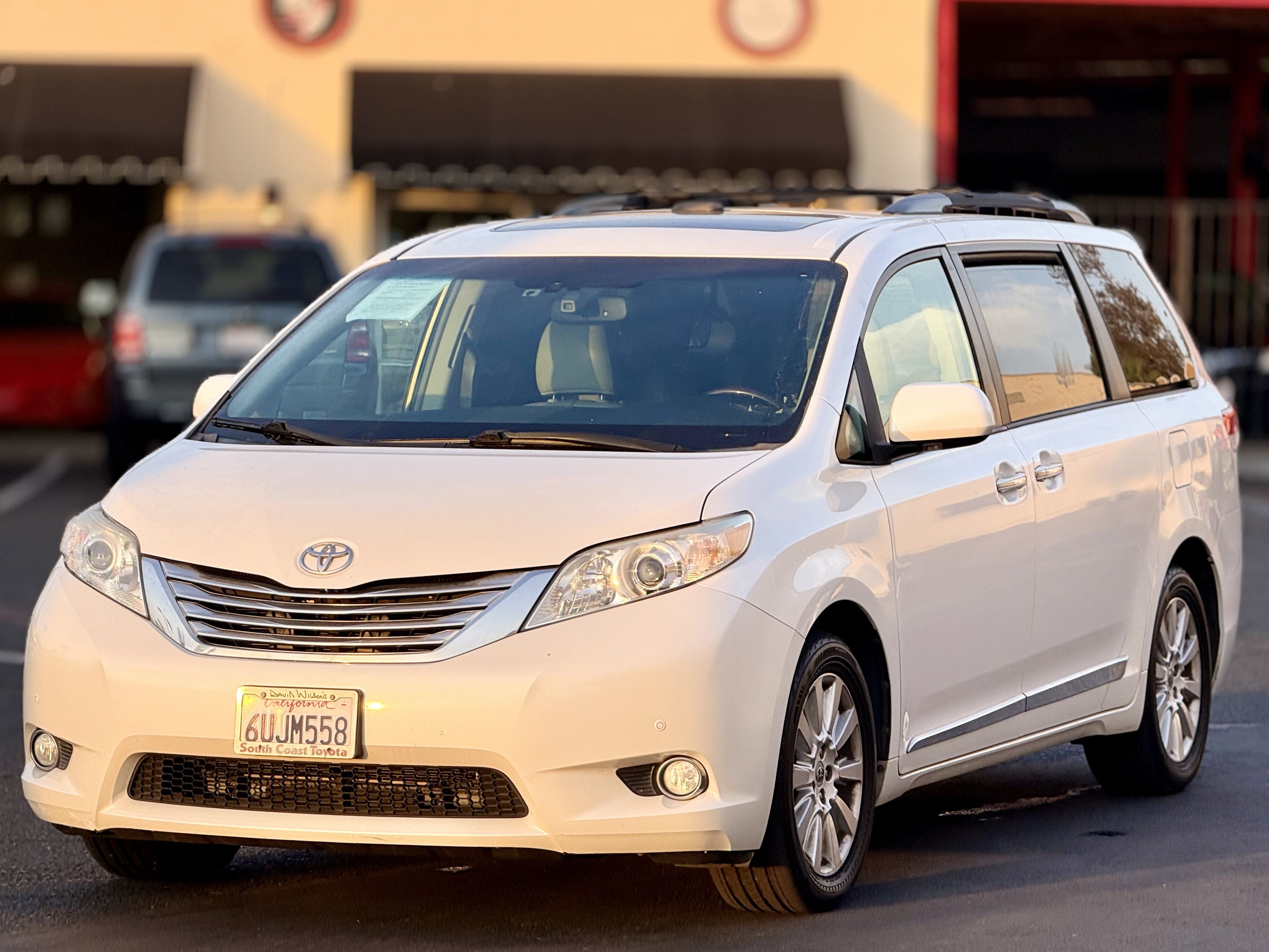 Used 2012 Toyota Sienna Limited w/ Premium Pkg AWD/4WD image 3