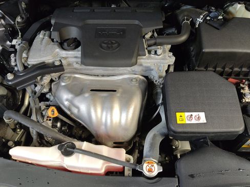 Used 2017 Toyota Camry LE image 30