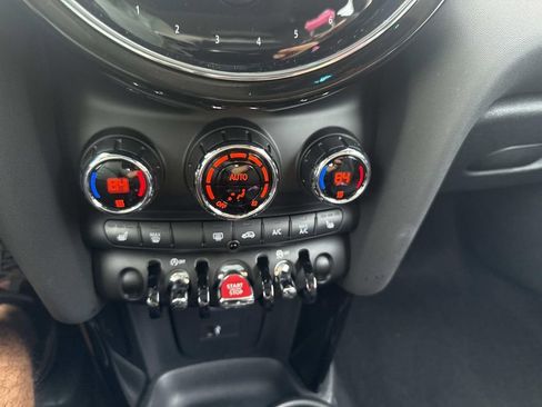 Used 2022 MINI Cooper 2-Door Hardtop image 23