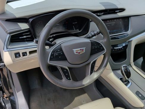 Used 2017 Cadillac XT5 Luxury w/ Driver Awareness Package FWD image 14