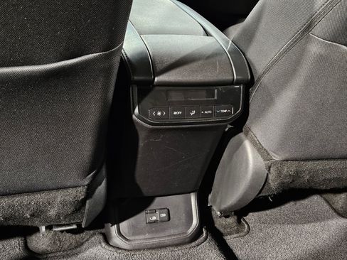 Certified 2025 Toyota Highlander LE FWD image 36