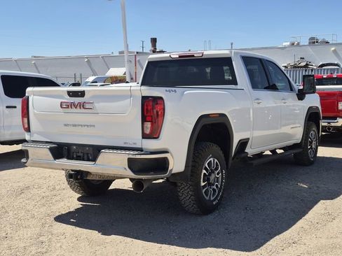 Used 2022 GMC Sierra 3500 SLE w/ SLE Convenience Package AWD/4WD image 8