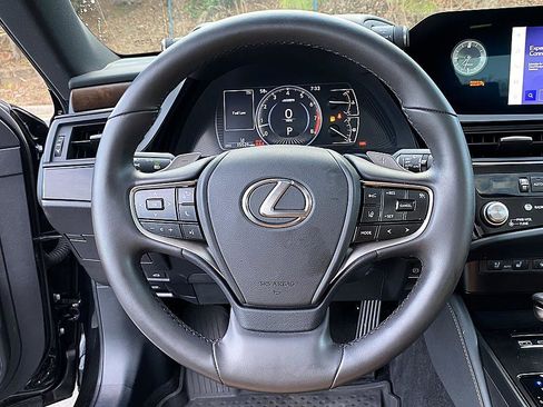 Used 2024 Lexus ES 350 w/ Premium Package image 13