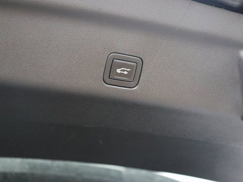 Used 2023 GMC Yukon XL AT4 w/ AT4 Premium Package image 13