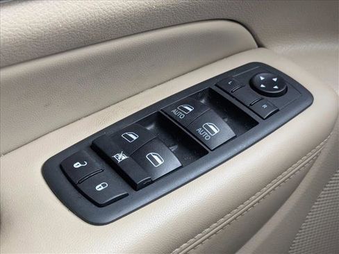 Used 2020 Jeep Grand Cherokee Limited image 12